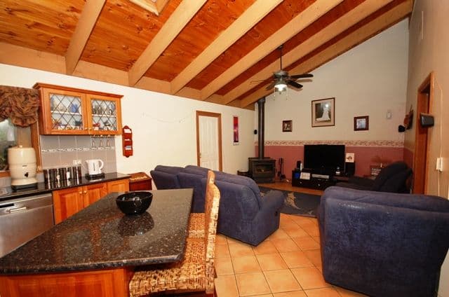 2 Aqueduct Avenue, MOUNT EVELYN VIC 3796, Mount Evelyn - Thumbnail 6
