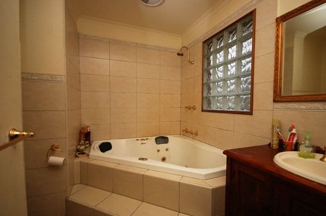 2 Aqueduct Avenue, MOUNT EVELYN VIC 3796, Mount Evelyn - Thumbnail 8