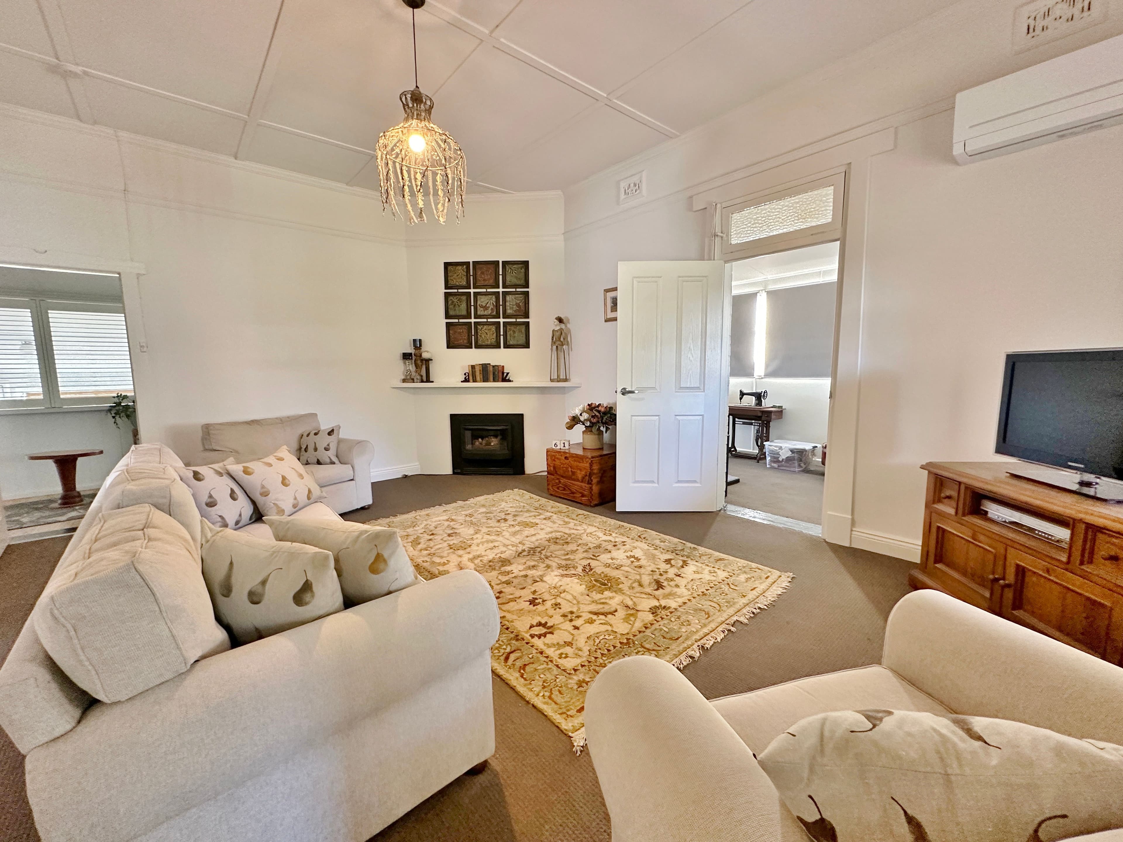 61 Currawong Street, Young NSW 2594, Young - Thumbnail 6