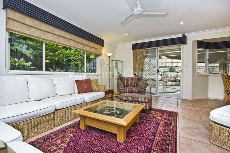 6 Buyers Close, SEVENTEEN MILE ROCKS QLD 4073, Seventeen Mile Rocks - Thumbnail 2