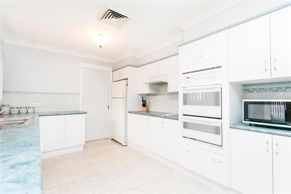 9 Kylie Tennant Close, GLENMORE PARK NSW 2745, Glenmore Park - Thumbnail 3