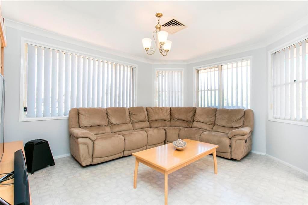9 Kylie Tennant Close, GLENMORE PARK NSW 2745, Glenmore Park - Thumbnail 7