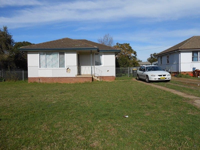 28 Stonham Street, FORBES NSW 2871, Forbes - Image 1