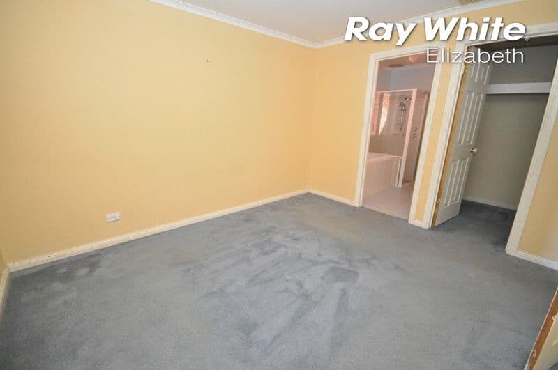 19. Axminster Crescent, Craigmore SA 5114, Craigmore - Thumbnail 5
