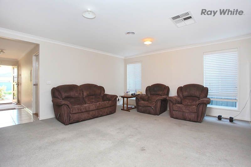 44 Gardenview Drive, Tarneit VIC 3029, Tarneit - Thumbnail 2