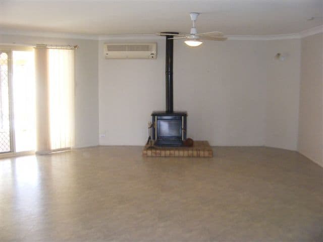 32 Rebwonga Street, KINGSTHORPE QLD 4400, Kingsthorpe - Thumbnail 5