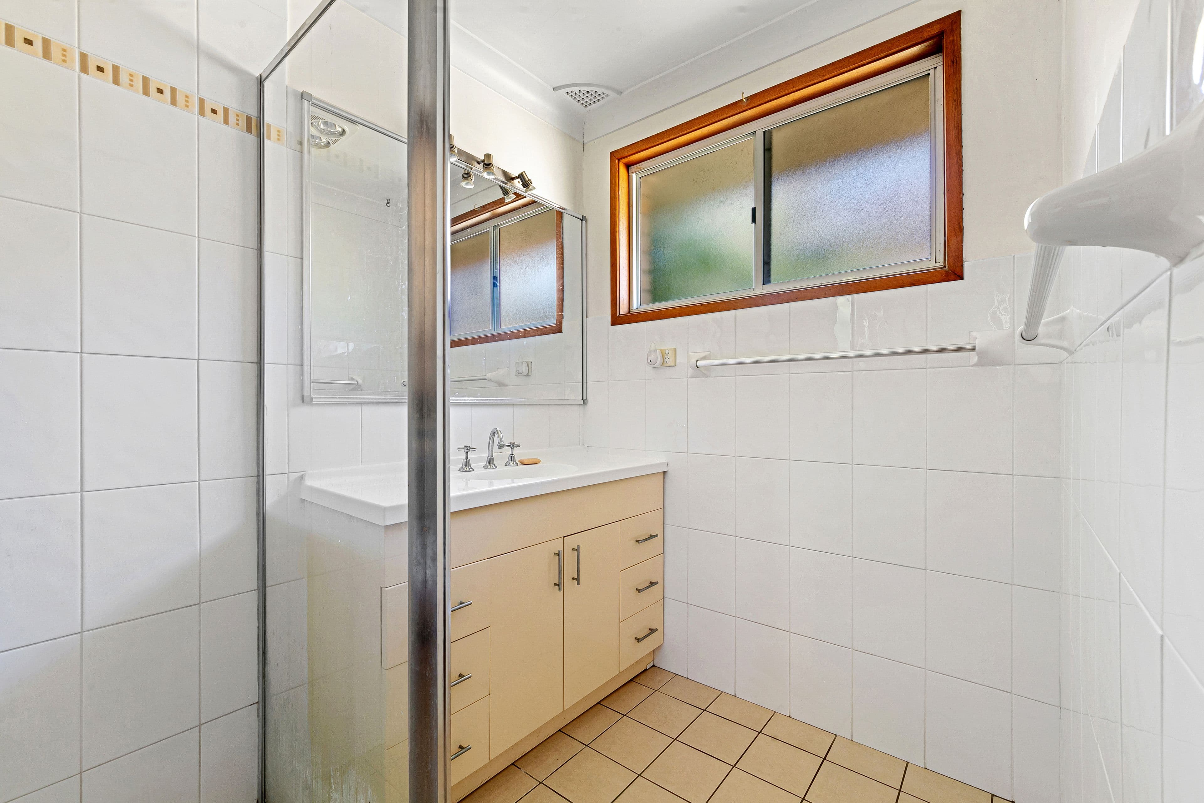 25 Woodlawn Drive, Budgewoi NSW 2262, Budgewoi - Thumbnail 7
