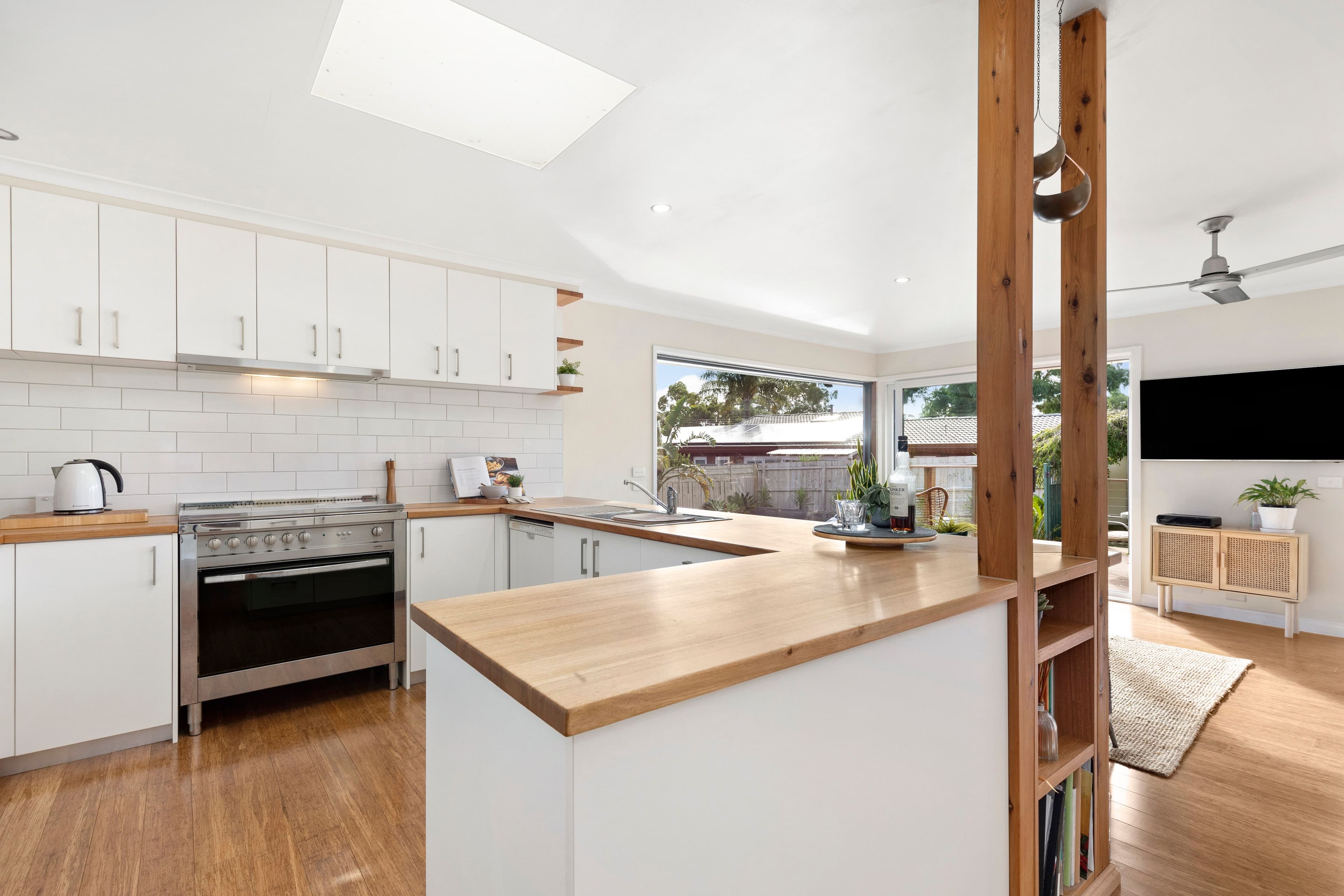 16 Hayden Avenue, Frankston VIC 3199, Frankston - Thumbnail 3