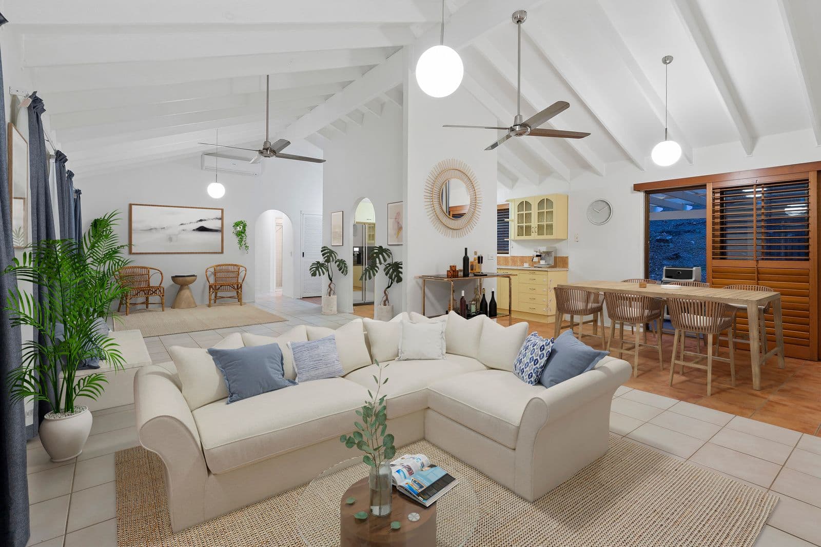 27 Cornwall Drive, Elanora QLD 4221, Elanora - Thumbnail 4