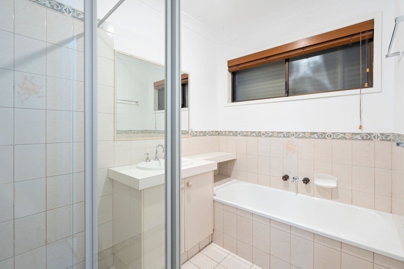 27 Cornwall Drive, Elanora QLD 4221, Elanora - Thumbnail 7