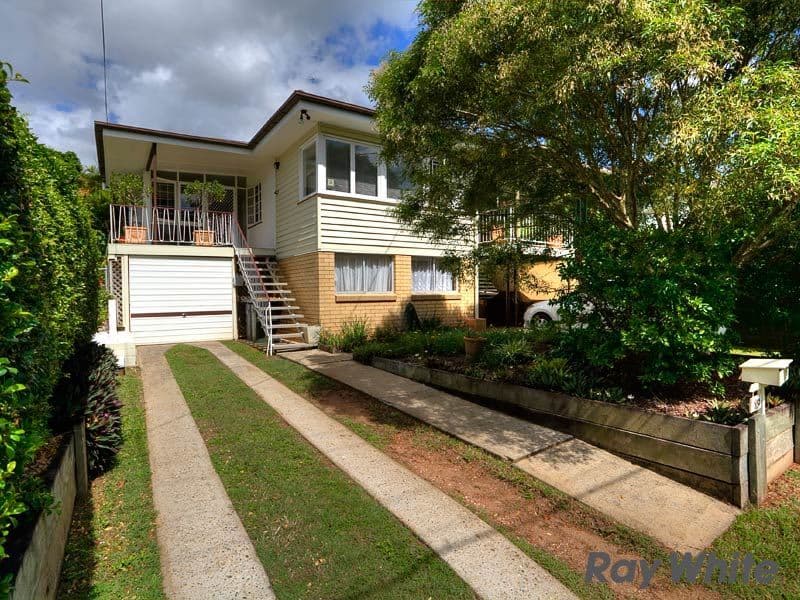 18 White Street, WAVELL HEIGHTS QLD 4012, Wavell Heights - Thumbnail 2