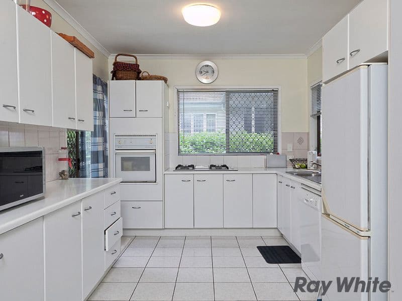 18 White Street, WAVELL HEIGHTS QLD 4012, Wavell Heights - Thumbnail 3