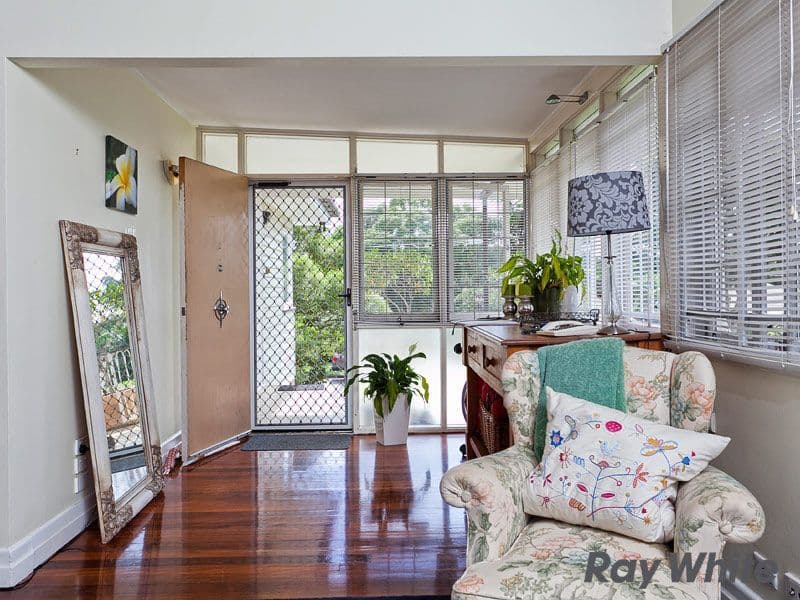 18 White Street, WAVELL HEIGHTS QLD 4012, Wavell Heights - Thumbnail 5