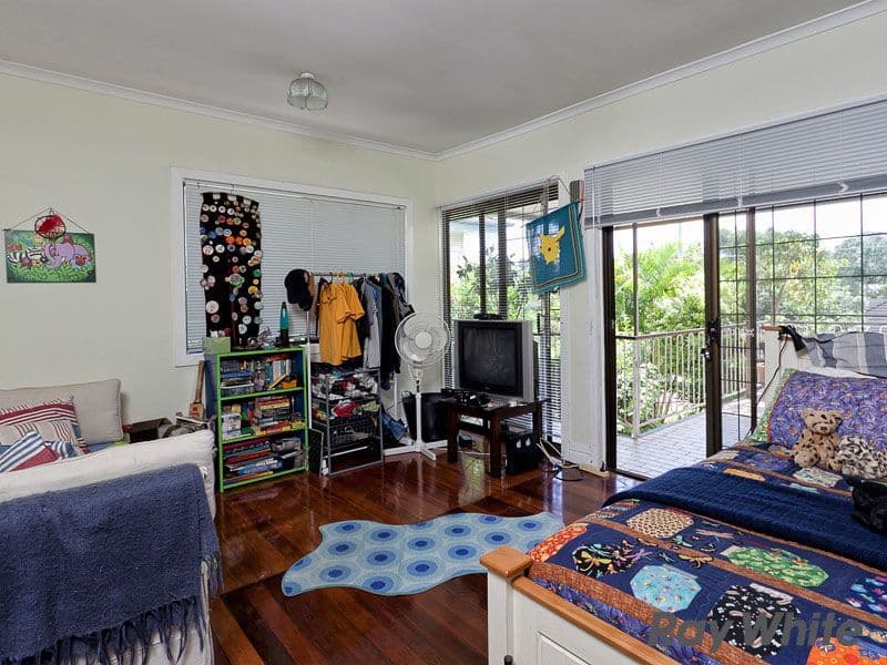 18 White Street, WAVELL HEIGHTS QLD 4012, Wavell Heights - Thumbnail 6