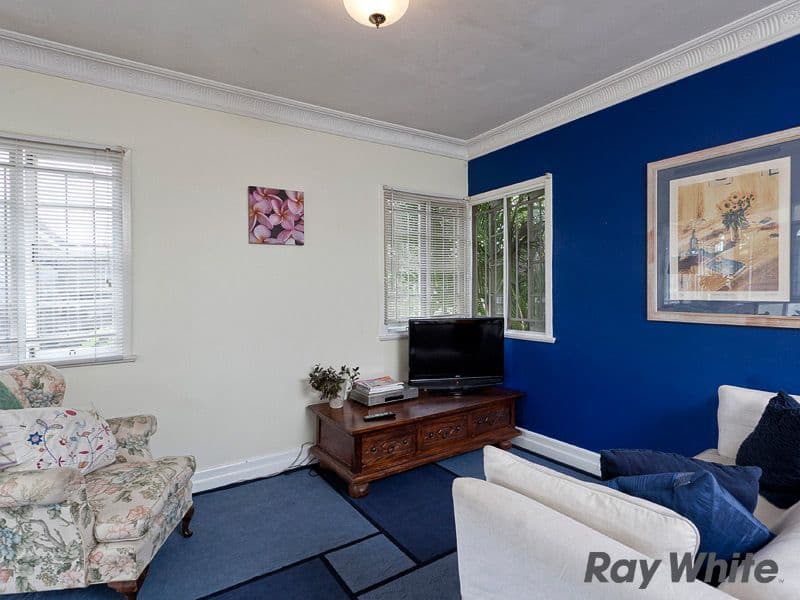 18 White Street, WAVELL HEIGHTS QLD 4012, Wavell Heights - Thumbnail 7