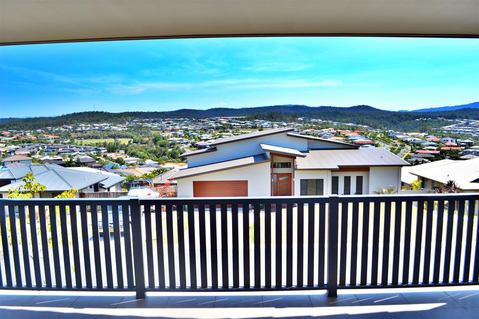 24 Angourie Crescent, PACIFIC PINES QLD 4211, Pacific Pines - Thumbnail 5