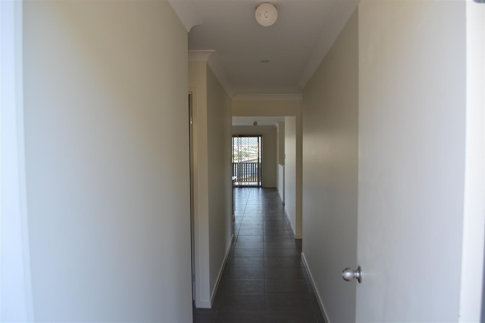 24 Angourie Crescent, PACIFIC PINES QLD 4211, Pacific Pines - Thumbnail 8