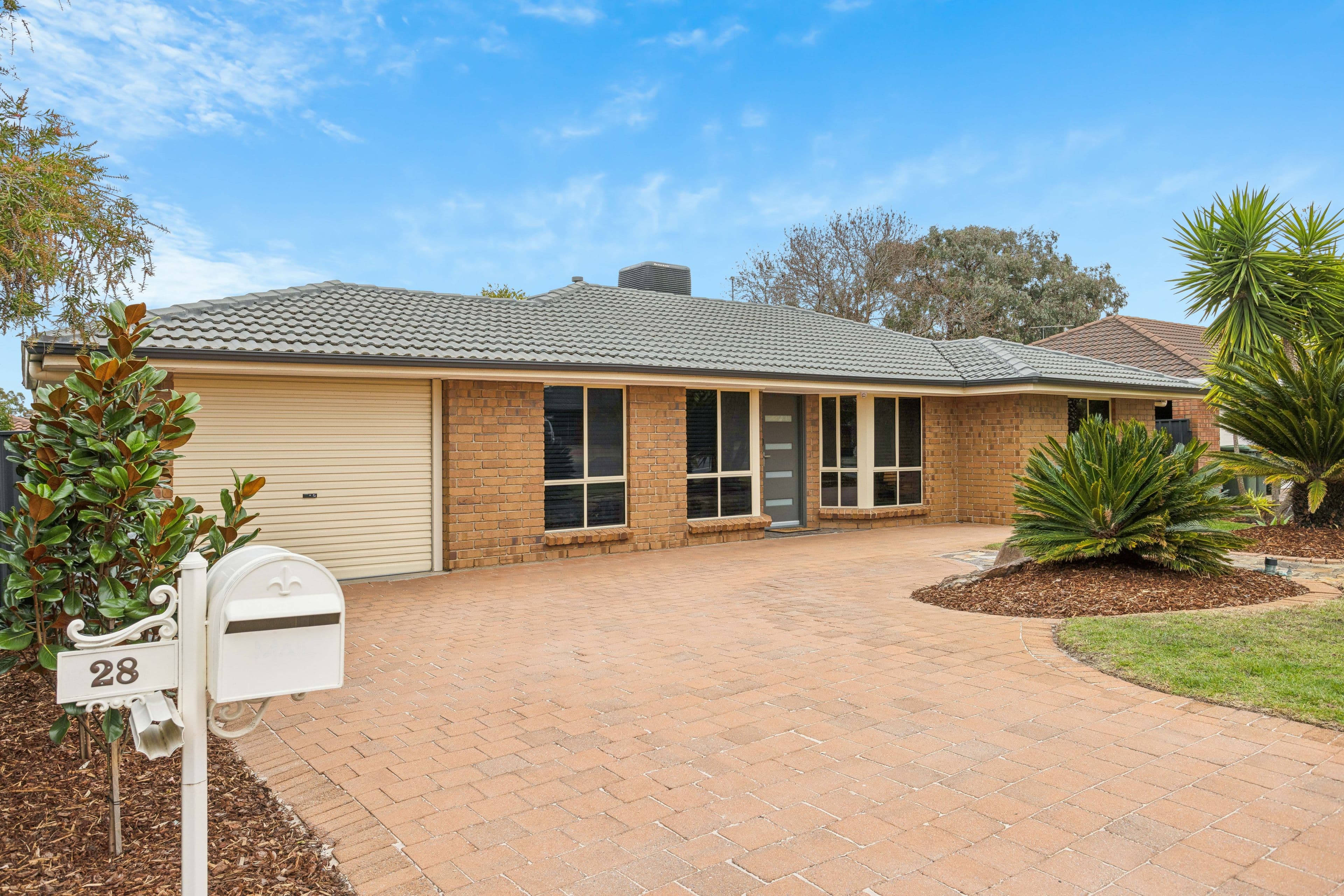 28 Warburton Drive, Woodcroft SA 5162, Woodcroft - Thumbnail 2