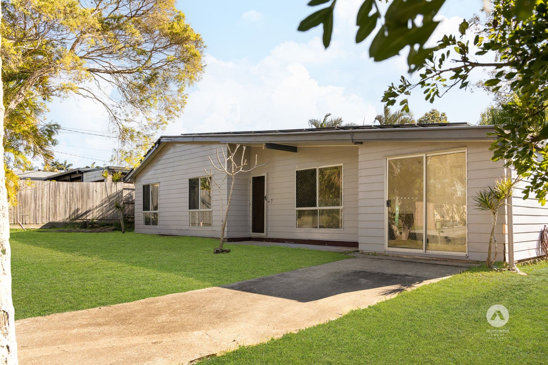7 Mitre Street, Holmview QLD 4207, Holmview - Thumbnail 2