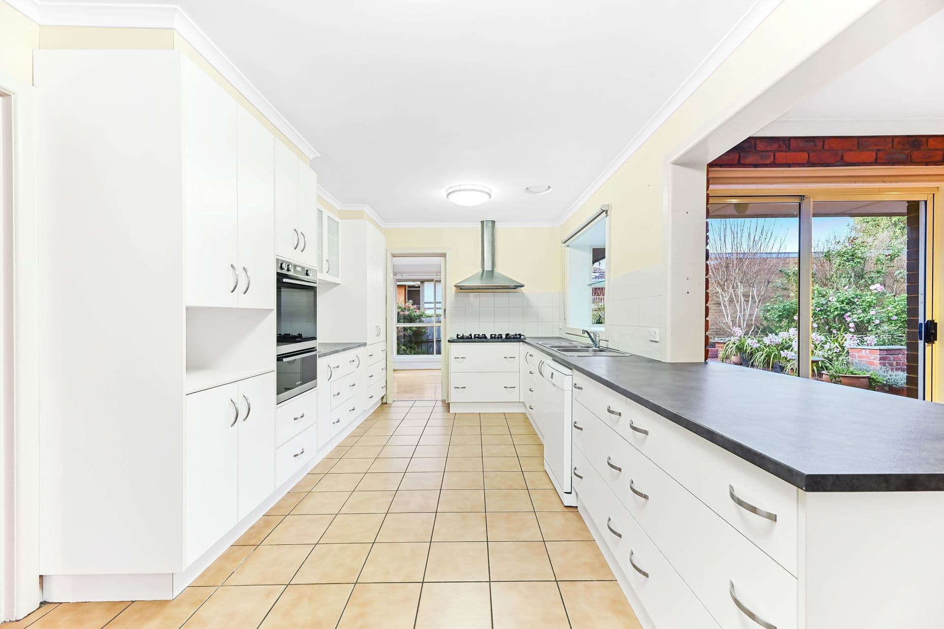 18 Lebanon Crescent, Mulgrave VIC 3170, Mulgrave - Thumbnail 4