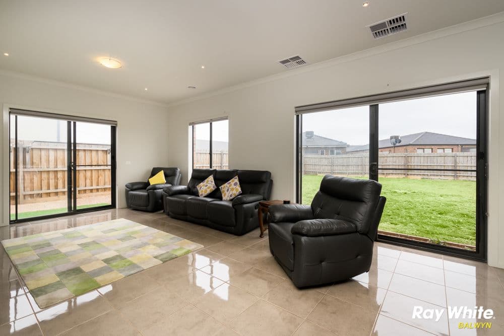 12 Grassland Drive, Point Cook VIC 3030, Point Cook - Thumbnail 2