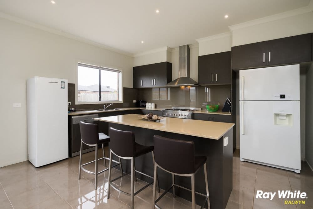 12 Grassland Drive, Point Cook VIC 3030, Point Cook - Thumbnail 3
