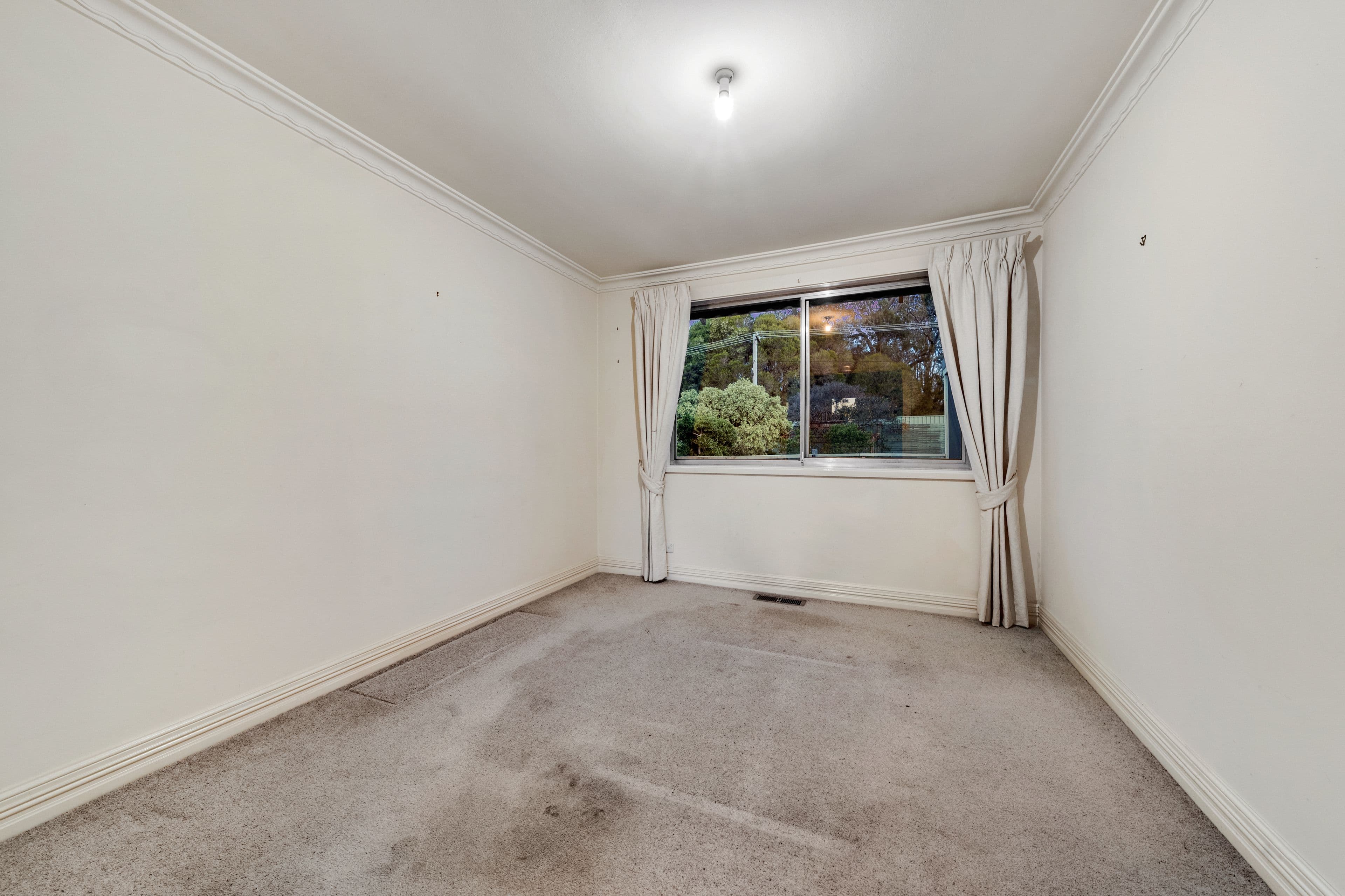31 Mathieson Crescent, Weetangera ACT 2614, Weetangera - Thumbnail 8