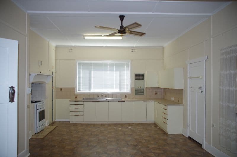 203 Fourteenth Street, Renmark SA 5341, Renmark - Thumbnail 2