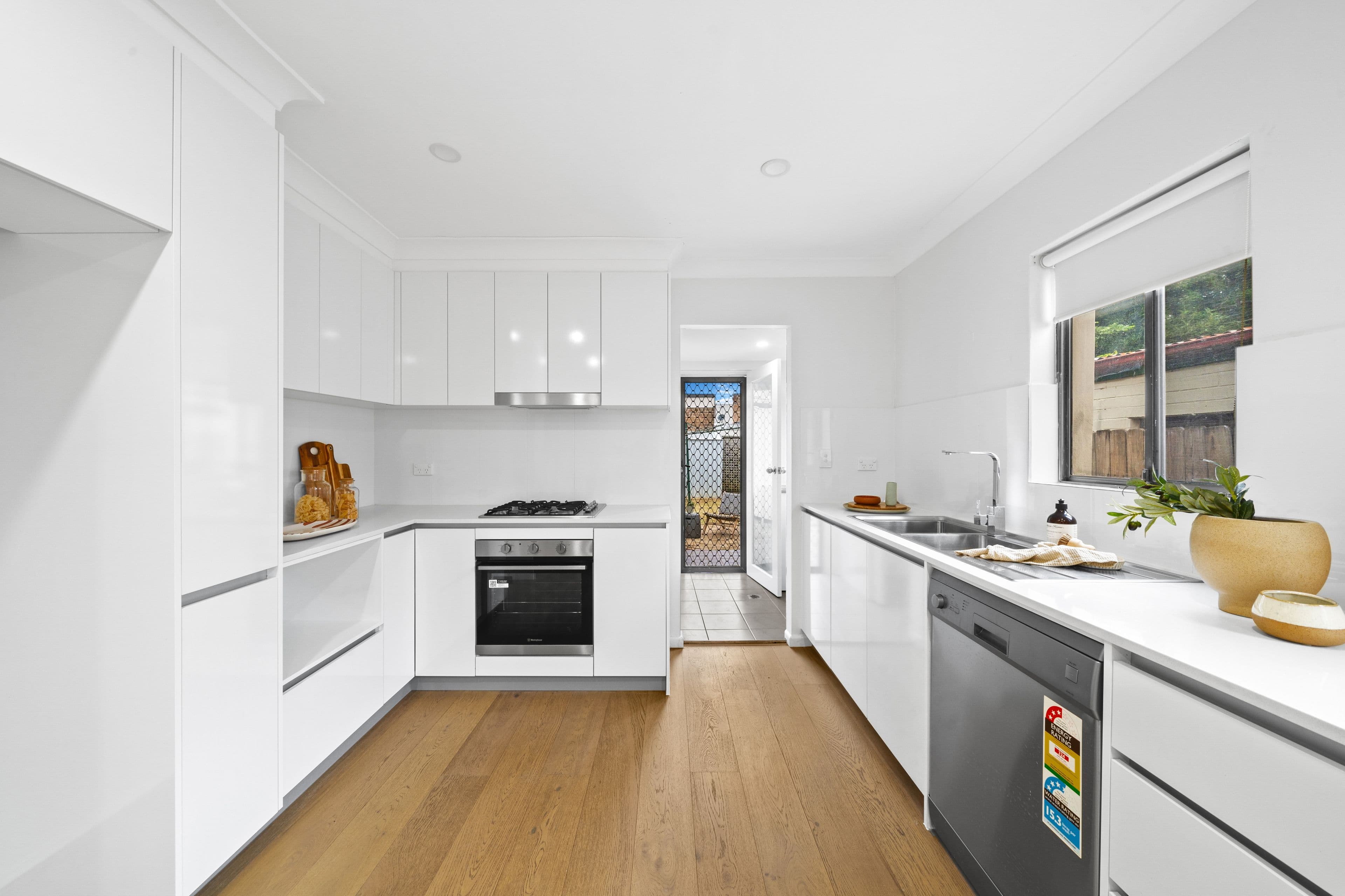 30 Rawson Street, Newtown NSW 2042, Newtown - Thumbnail 2