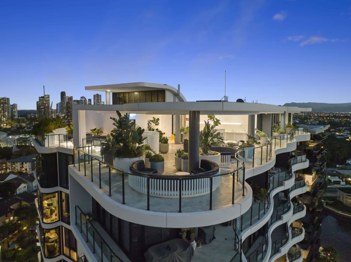 15-17 Cannes Avenue, Surfers Paradise QLD 4217, Surfers Paradise - Thumbnail 2
