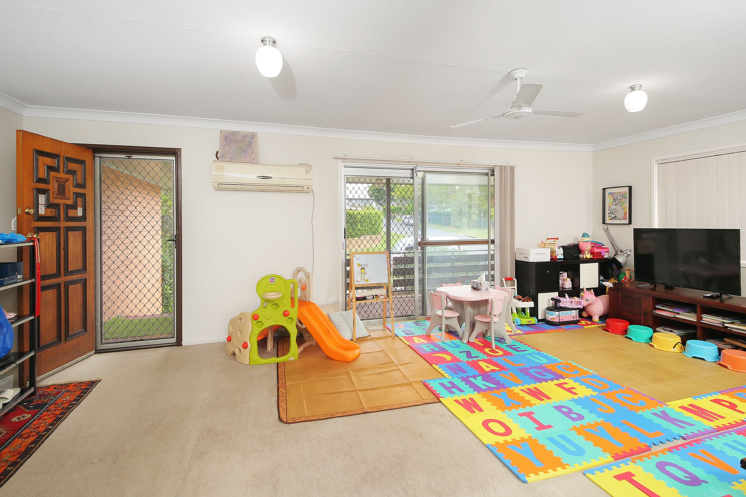 9 Aratula Street, Sunnybank Hills QLD 4109, Sunnybank Hills - Thumbnail 2