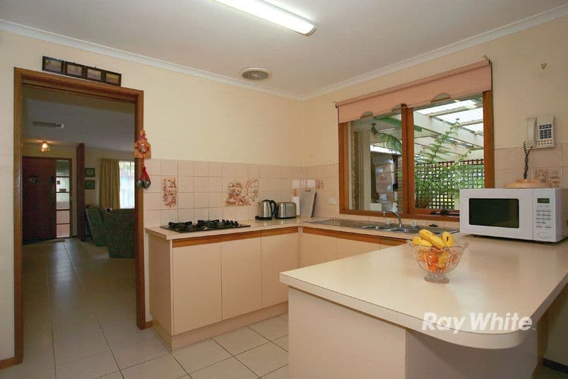 6 Bamboo Court, CRANBOURNE NORTH VIC 3977, Cranbourne North - Thumbnail 4