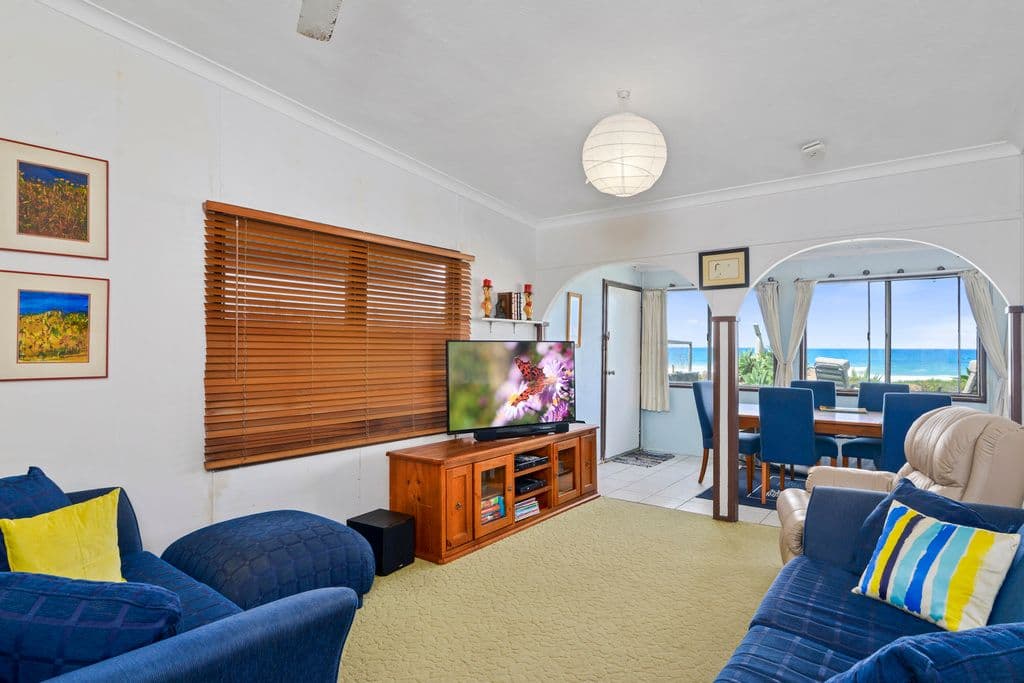 193 Jefferson Lane, Palm Beach QLD 4221, Palm Beach - Thumbnail 2