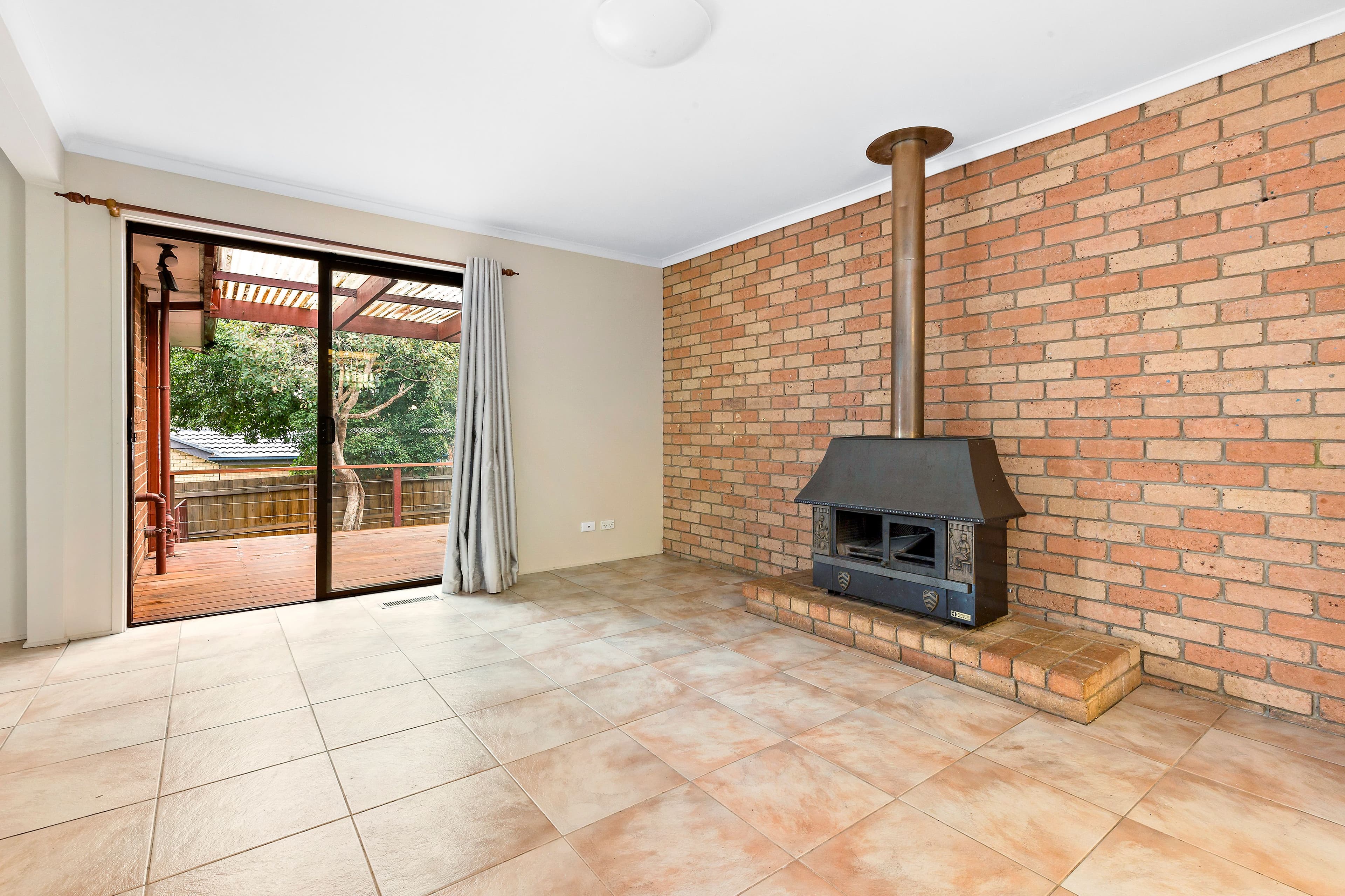 17 Silverton Drive, Noble Park North VIC 3174, Noble Park North - Thumbnail 2