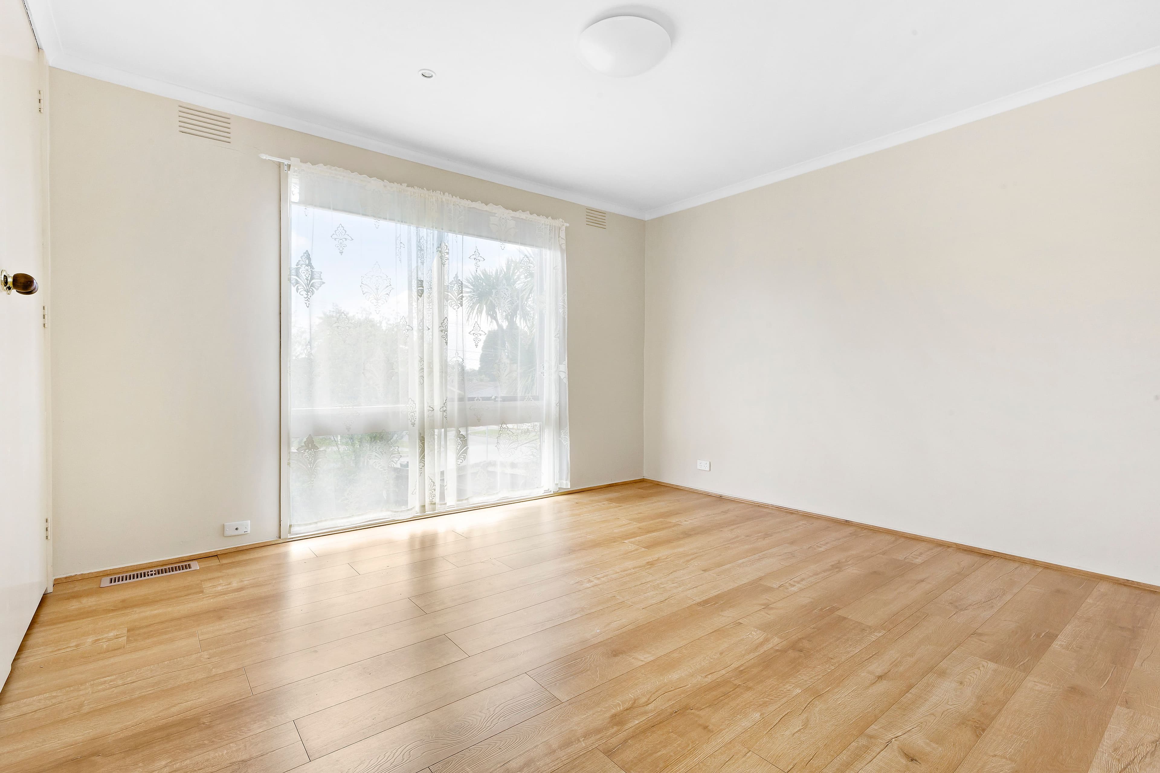 17 Silverton Drive, Noble Park North VIC 3174, Noble Park North - Thumbnail 6
