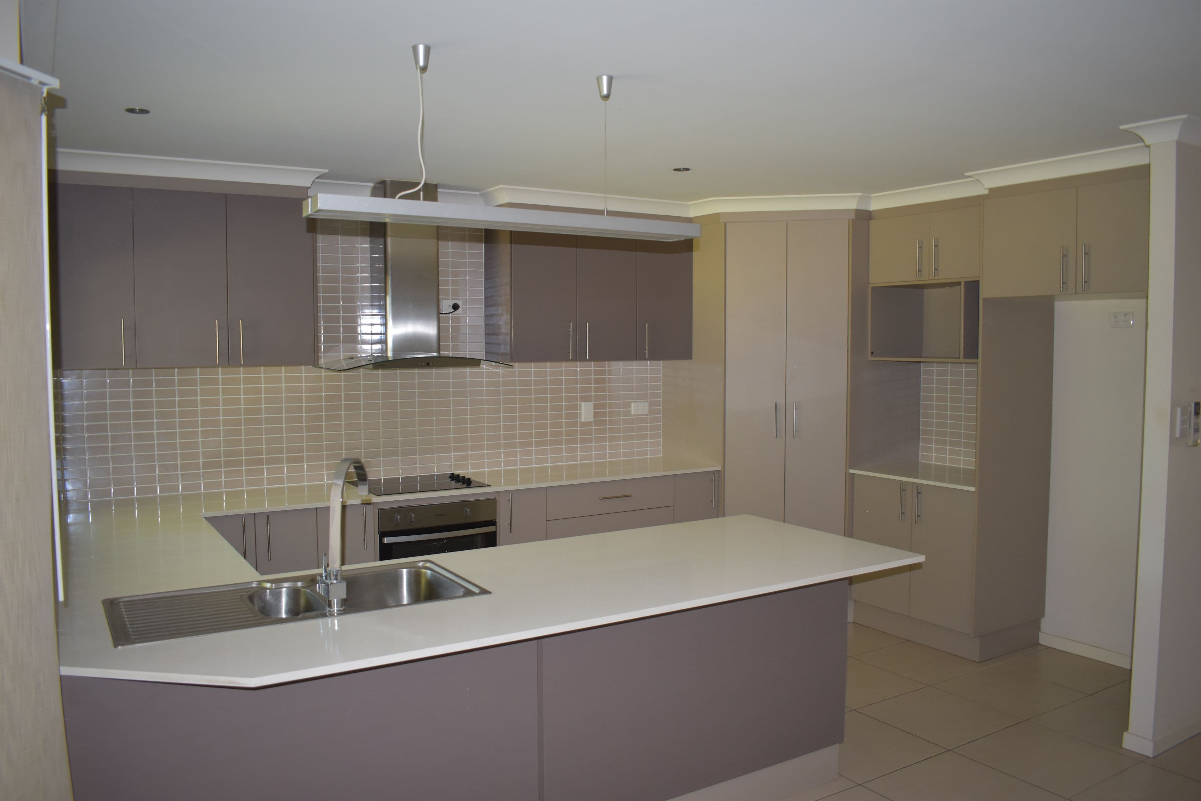 4 Stephan Street, Emerald QLD 4720, Emerald - Thumbnail 2