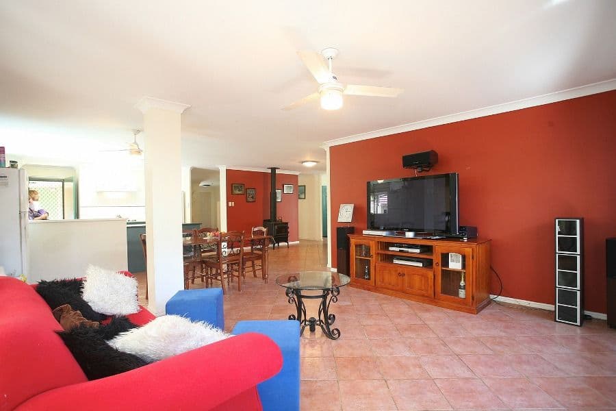 19 O'Quinn Street, UPPER KEDRON QLD 4055, Upper Kedron - Thumbnail 4