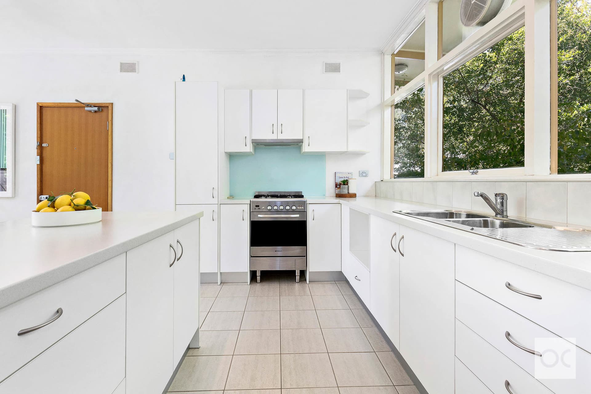 11/15-19 Hatherley Avenue, Hyde Park - Thumbnail 3