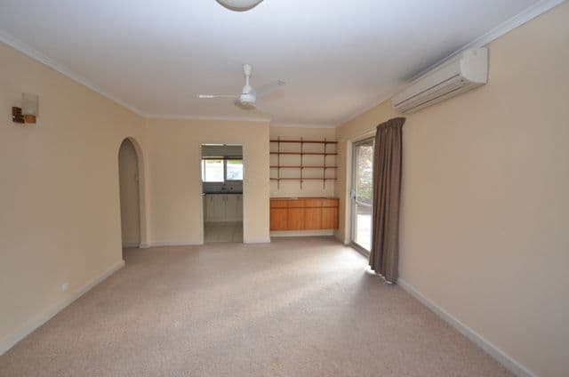 32 Guilford Street, CLARE SA 5453, Clare - Thumbnail 2