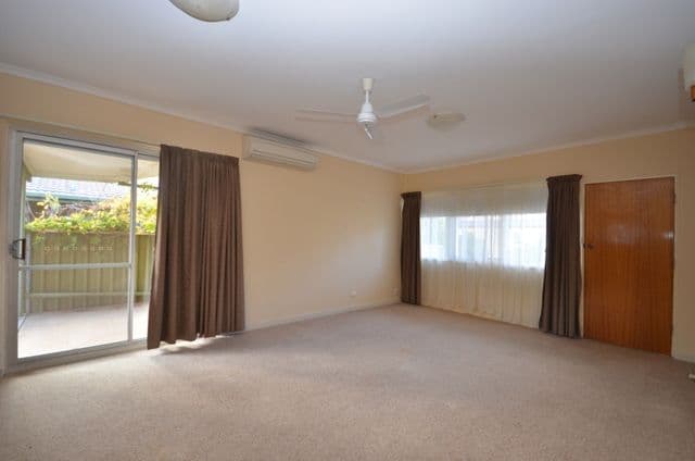 32 Guilford Street, CLARE SA 5453, Clare - Thumbnail 3