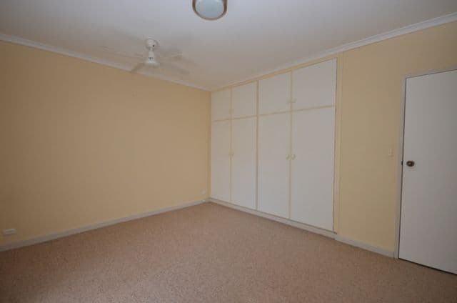 32 Guilford Street, CLARE SA 5453, Clare - Thumbnail 5