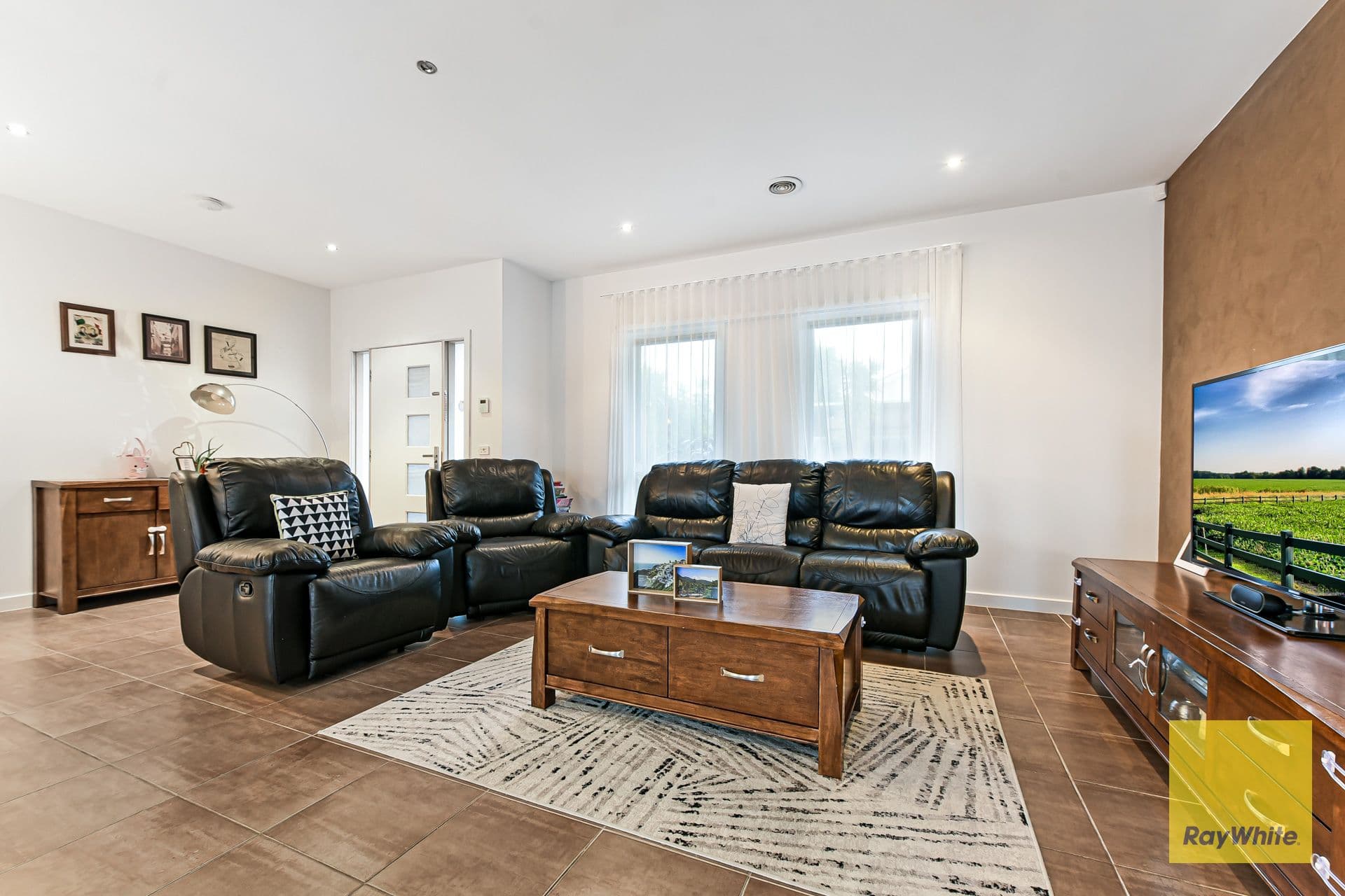25 Holly Avenue, Dandenong North VIC 3175, Dandenong North - Thumbnail 2
