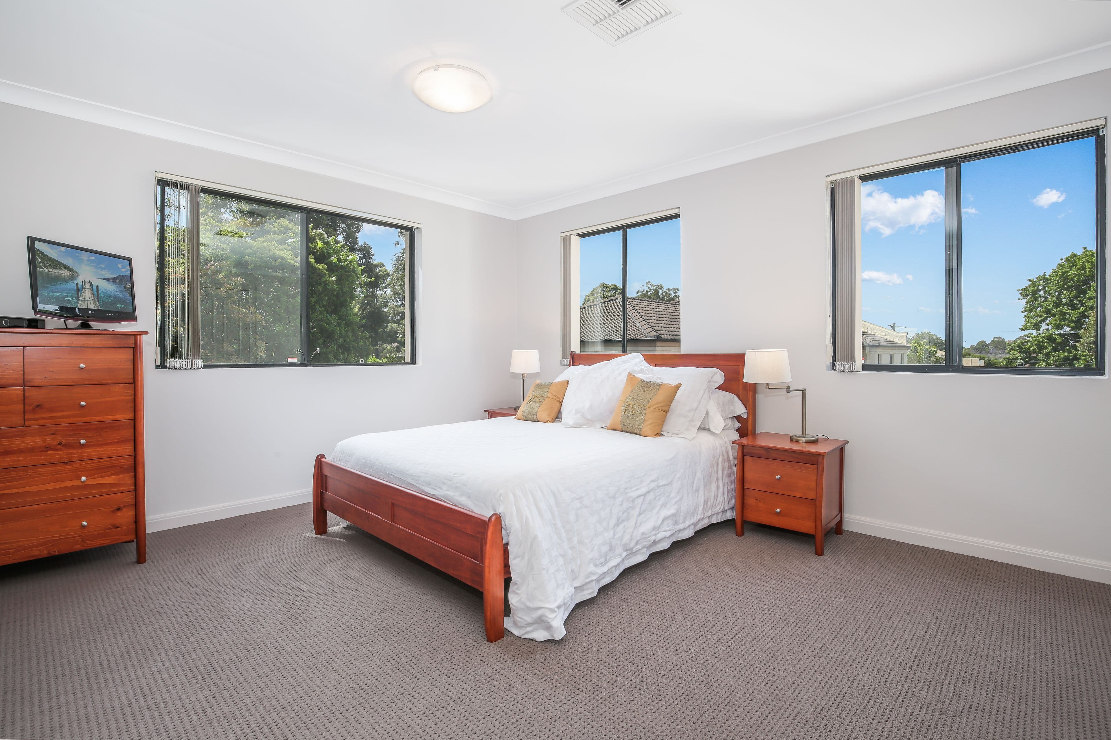 10-12 Graham Crescent, Baulkham Hills NSW 2153, Baulkham Hills - Thumbnail 6