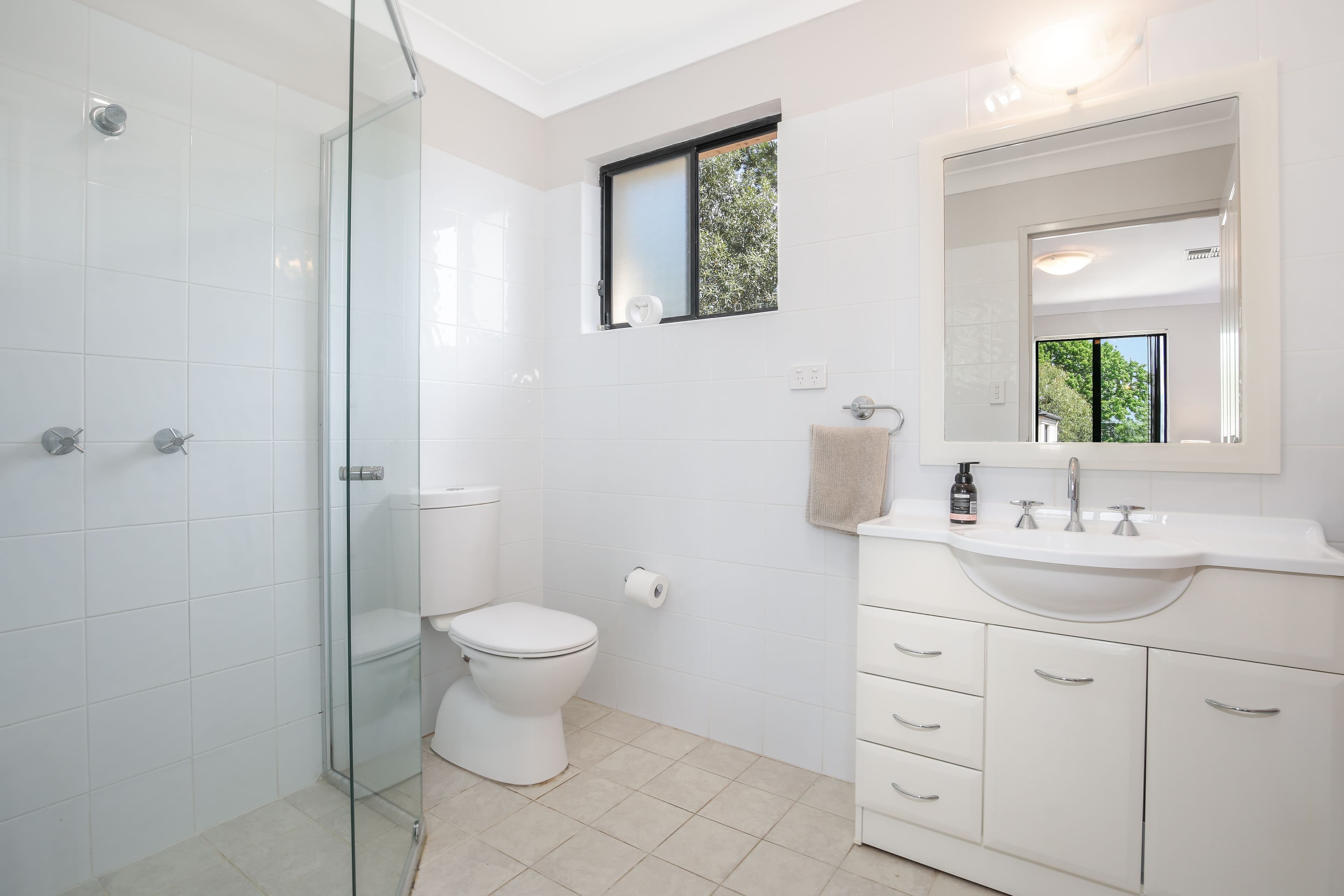 10-12 Graham Crescent, Baulkham Hills NSW 2153, Baulkham Hills - Thumbnail 7