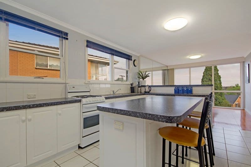 12 Lambhill Crescent, Highton VIC 3216, Highton - Thumbnail 3