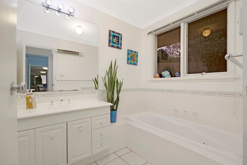 12 Lambhill Crescent, Highton VIC 3216, Highton - Thumbnail 7