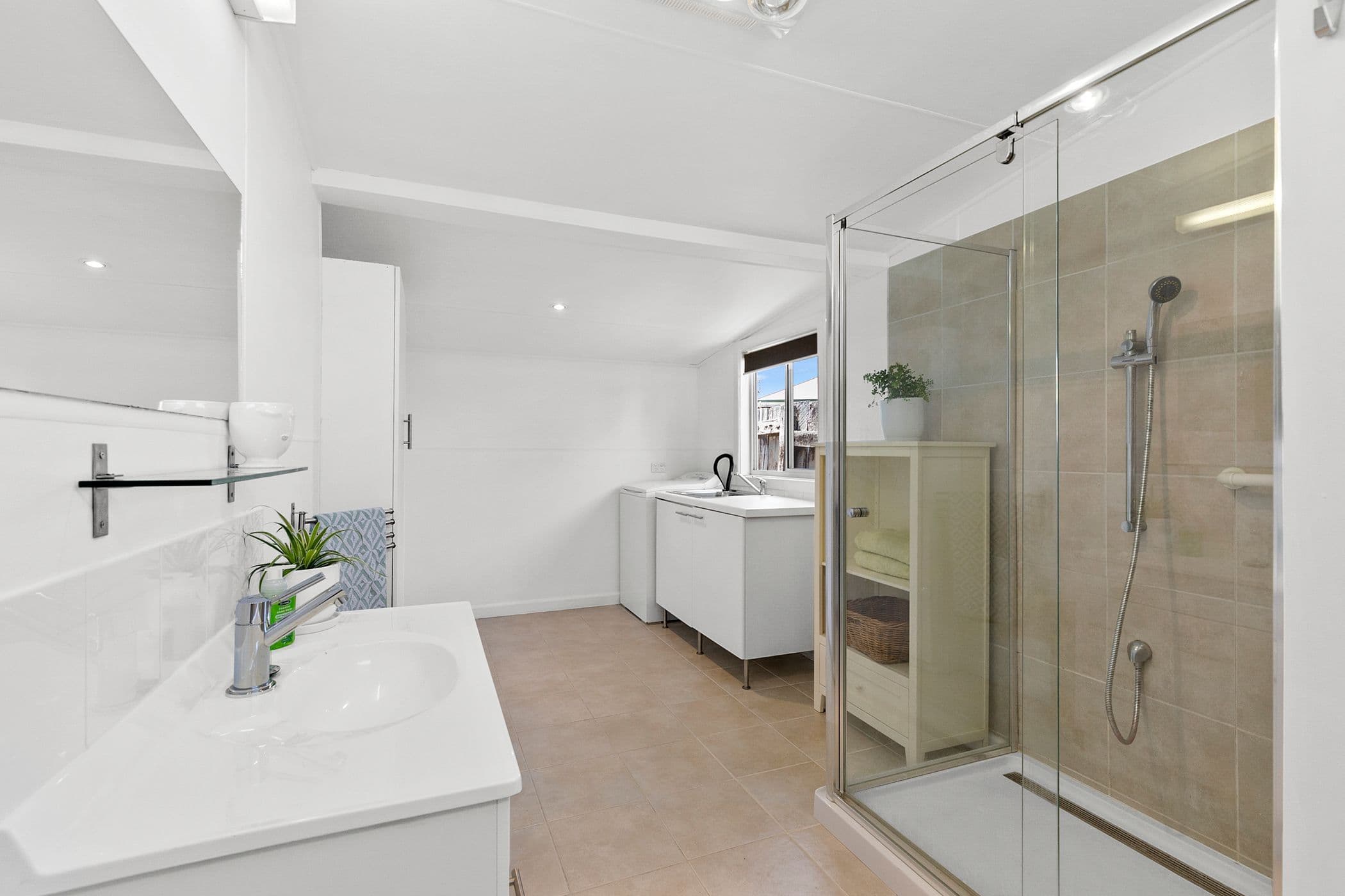 75 Girdlestone Street, Ararat VIC 3377, Ararat - Thumbnail 7