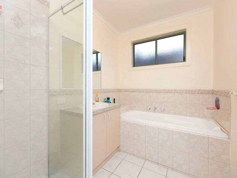 19 Charlotte Place, CRANBOURNE WEST VIC 3977, Cranbourne West - Thumbnail 6