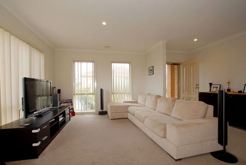 75 Clifton Park Drive, CARRUM DOWNS VIC 3201, Carrum Downs - Thumbnail 3