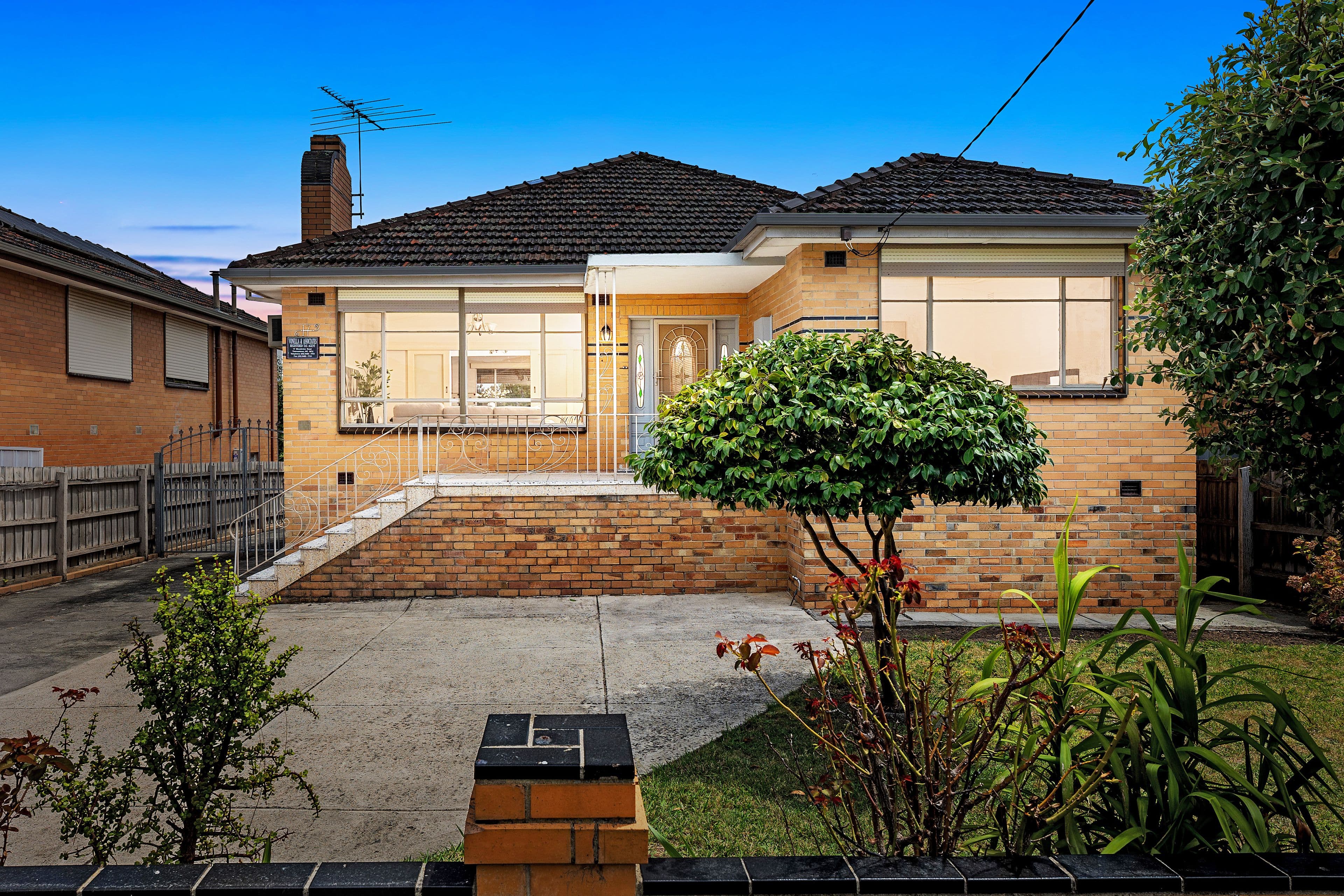 17 Mount View Road, Thomastown VIC 3074, Thomastown - Image 1